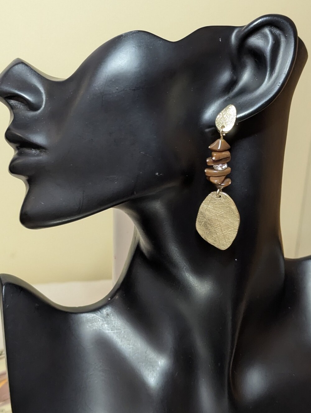 Chico’s Organic Brushed Gold Tone Stacked Caramel Bead Dangle Statement Earrings